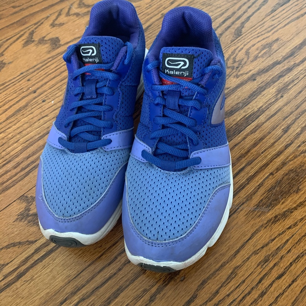 Running shoes